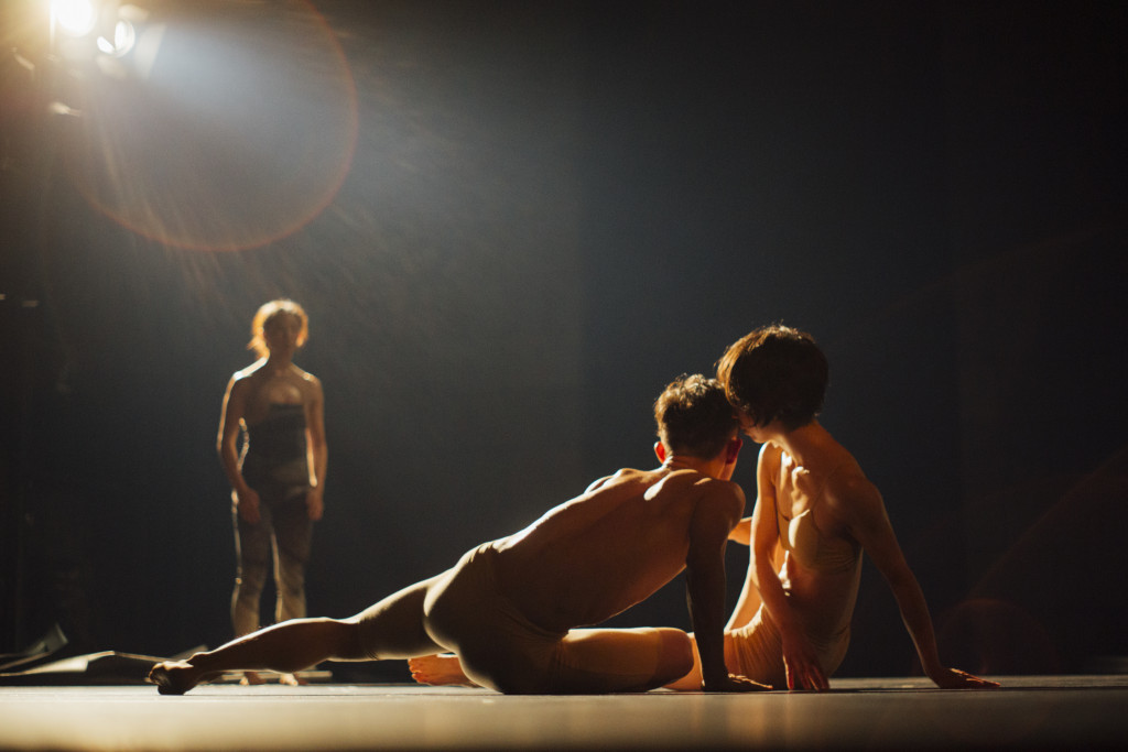 [聖獣 - live with a sun]_舞台写真