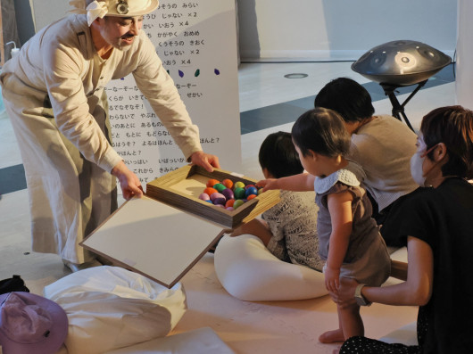 ちかくにあるとおく 〜鏡の国のアリスより〜_舞台写真