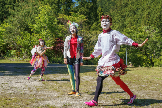 紅の魚群、渾然たる空へ飛べ_舞台写真